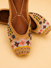 Blush Pink Handcrafted Beaded Punjabi Jutti for Women | Sequin Embellished Ethnic Mojari | Wedding & Festive Footwear