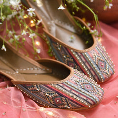 Modern and Colorful Aztec print leather jutti