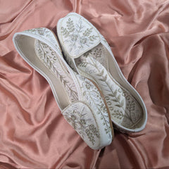 White Round-Toed Wedding Shoes
