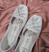 White Round-Toed Wedding Shoes