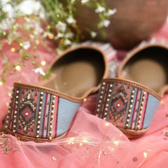 Modern Aztec print leather jutti