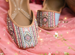 Modern Aztec print leather jutti
