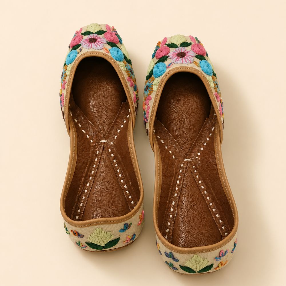 Handcrafted Cream Floral Threadwork Punjabi Jutti for Women